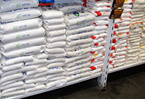 Apesar do aumento do preço de vários ítens da cesta básica, o açúcar apresentou uma queda (Foto: Roberto Jóia)