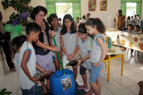 O trabalho está sendo desenvolvido dentro da escola (Foto: Antônio Leudo)