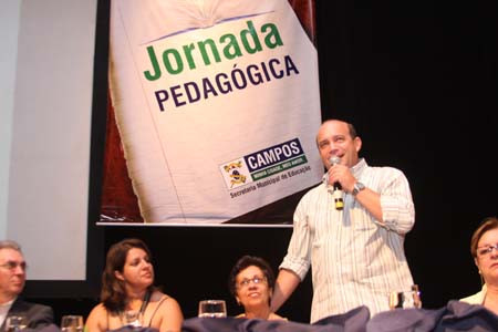 A Jornada foi aberta na segunda-feira, pelo vice-Prefeito Doutor Chicão, a secretaria de Educação, Joilza Rangel Abreu, e a vice- secretaria, Deyse Teixeira (Foto: Gerson Gomes)