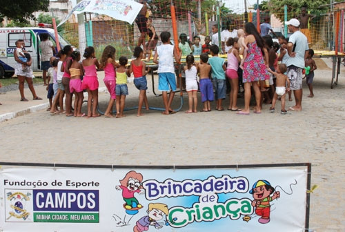 O projeto Brincadeira de Criança está neste sábado (18) em diversos bairros da cidade até as 17h (Foto: Antônio Leudo)