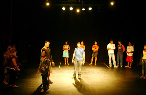 O curso, criado em 2009, apresenta seu trabalho final em forma de peça teatral utilizando temas de palestras já assistidas (Foto: César Ferreira)