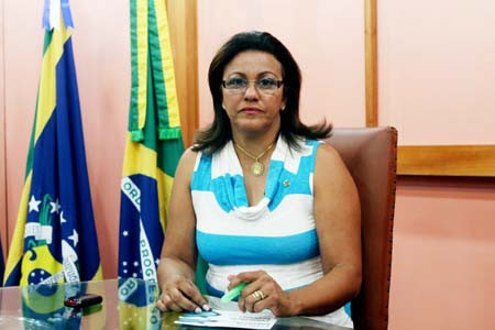 A secretária executiva do Procon, Rosângela Tavares diz que a medida romada pelos bancos pode ser um retrocesso (Foto: Antônio Leudo)