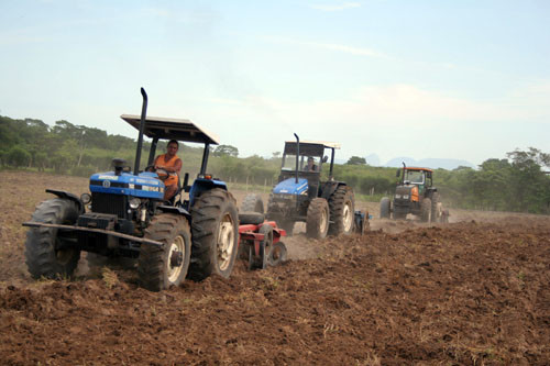 Novas máquinas serão entregues ao pequenos produtores rurais (Foto: Divulgação)