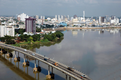 A Prefeita apresentou o potencial econômico do município aos representantes do Banestes na semana passada (Foto: Antônio Leudo)