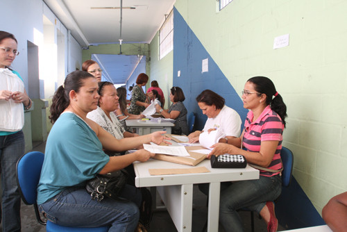 Os atendimentos estão acontecendo das 8h às 16h, na sede da Secretaria Municipal de Educação de Campos (SMEC) (Foto: Roberto Jóia)