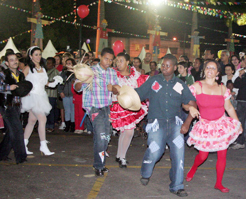 Entre as atrações da Rancheirada neste sábado, estão o grupo de pagode Força Maior (Foto: Antônio Leudo)