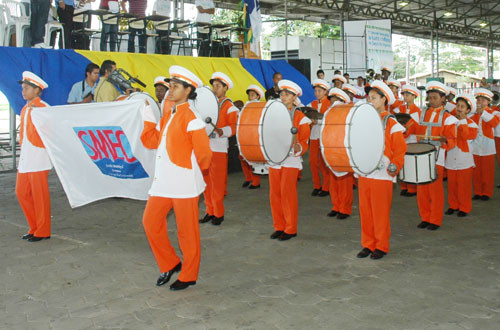 O Projeto ?A banda é nossa? atualmente é desenvolvido em 29 escolas pólos, contemplando 2.200 alunos (Foto: Check)