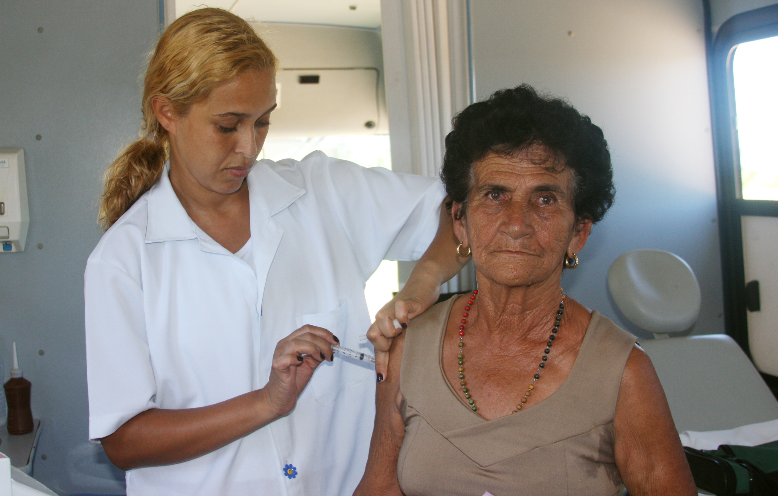 Os maiores de 60 anos poderão ser imunizados entre os dias 8 e 21 de maio (Foto: Check)