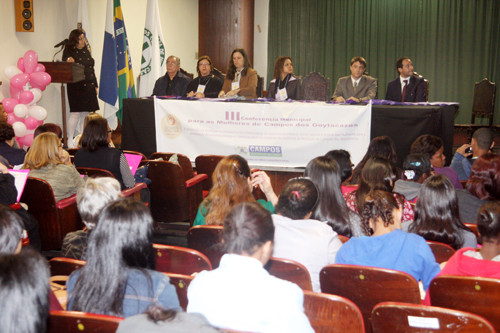 A ministra e a deputada enviaram mensagens durante a realização da III Conferência Municipal para as Mulheres de Campos (Foto: Rogério Azevedo)