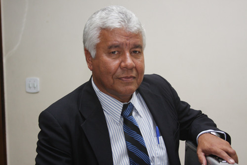 O assistente jurídico Benilton Jorge Manhães comemora liberação do FGTS dos servidores que optaram pelo regime jurídico único no ano de 1997 (Foto: Gerson Gomes)