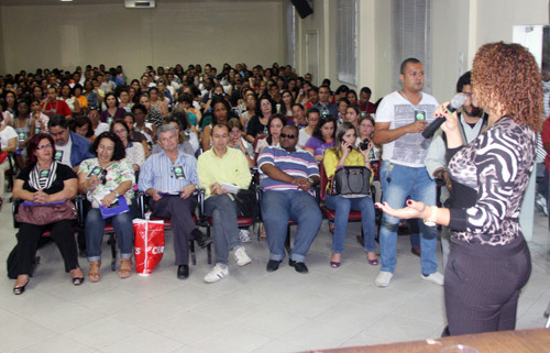 Está acontecendo no auditório da Faculdade de Direito de Campos a I Capacitação dos Servidores do Programa de Erradicação do Trabalho Infantil (Peti) e Projovem Adolescente (Foto: Rogério Azevedo)