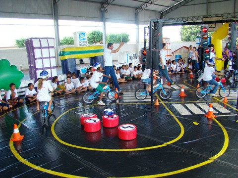 As crianças vão poder interagir na cidade inflável, aprendendo regras de trânsito (Foto: Divulgação)