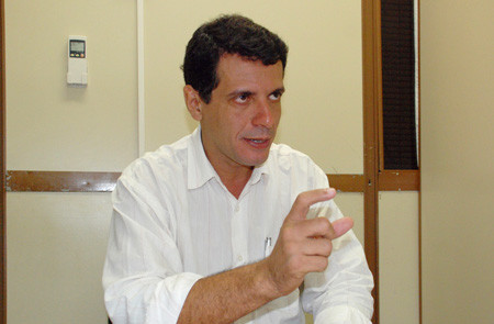 De acordo com o secretário municipal de Administração e Recursos Humanos, Fábio Ribeiro, os beneficiados que não fizerem o recadastramento vão ter o pagamento retido (Foto: Antônio Leudo)