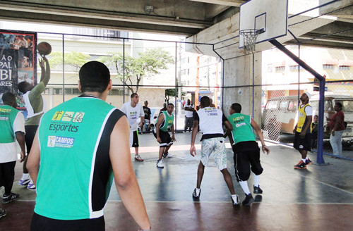 Evento Skate Rock É a Ponte neste sábado na Quadra de Basquete de Rua e Atividades Urbanas Hugo Saldanha, sob a ponte Rosinha Garotinho (Foto: Divulgação)