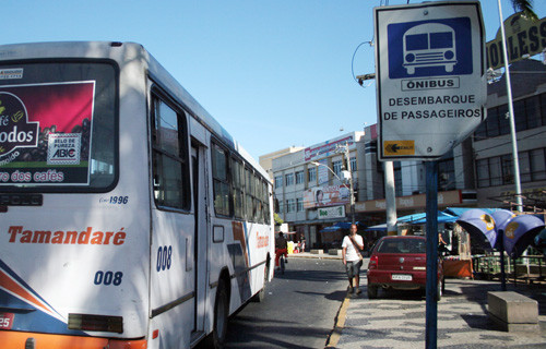 A Emut disponibiliza, através das empresas, ônibus exclusivos para estudantes (Foto: Antônio Leudo)