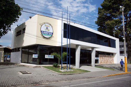 As aulas acontecem as segundas, quartas e sextas, com a professora Lenice Ressiguier Rodrigues. (Foto: Antônio Leudo)