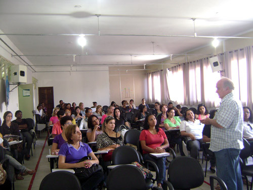 Mais um curso de capacitação voltado para os professores de ensino religioso da rede municipal aconteceu, na manhã desta terça-feira (27) (Foto: Divulgação)