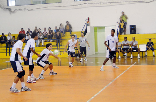 O time de vôlei de Campos enfrenta no próximo dia 8, o Vasco da Gama, em São Januário (Foto: Divulgação)