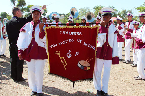 O Ciep Arnaldo Vianna, também, participou com o grupo de músicos da Fanfarra Igor Freitas de Sousa (Foto: Jônatas Manhães)