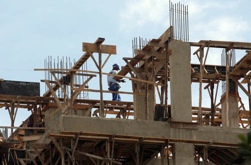 O setor de Construção Civil ainda é o que mais emprega (Foto: Antônio Leudo)