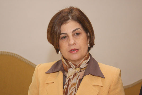 A Prefeita Rosinha Garotinho realizará, no Ginásio Olavo Cardoso do Automóvel Clube Fluminense, em Campos, um grande encontro preparatório para a manifestação em defesa dos royalties do petróleo (Foto: Divulgação)