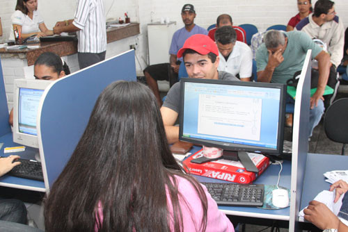 O atendimento é de segunda a sexta-feira, das 9h às 18h (Foto: Gerson Gomes)