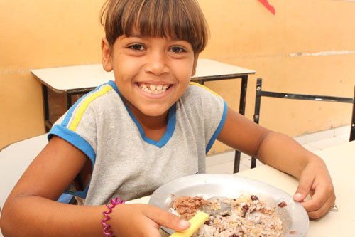 O objetivo do concurso é mostrar o que pode ser feito com os gêneros do cardápio anual que é fornecido pelo município para o preparo da merenda escolar (Foto: Gerson Gomes)