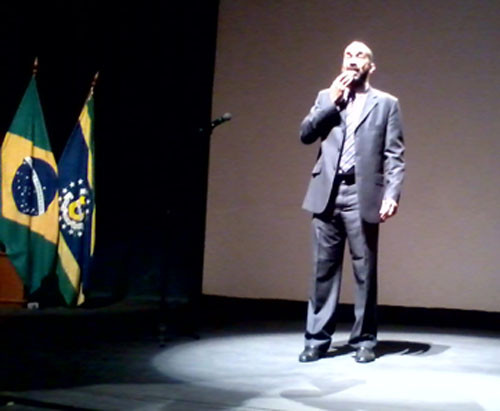 O palestrante Toninho Ferreira falou da importância de um funcionário motivado. (Foto: Gerson Gomes)