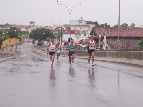 A quarta e última etapa do Circuito de Corrida de Rua de Campos acontece neste domingo (6) (Foto: Divulgação)