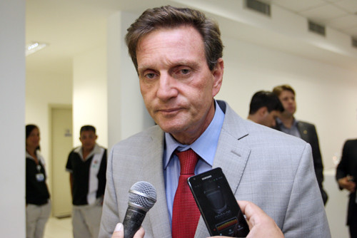 O senador Marcelo Crivella fez a convocação durante reunião preparatória para o ato no Rio, realizada nesta segunda-feira (07) (Foto: Rogério Azevedo)