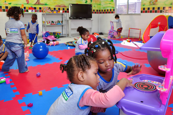 A Prefeitura de Campos vem investindo de forma maciça na melhoria da qualidade da educação dos cerca de 60 mil alunos da rede municipal (Foto: César Ferreira)