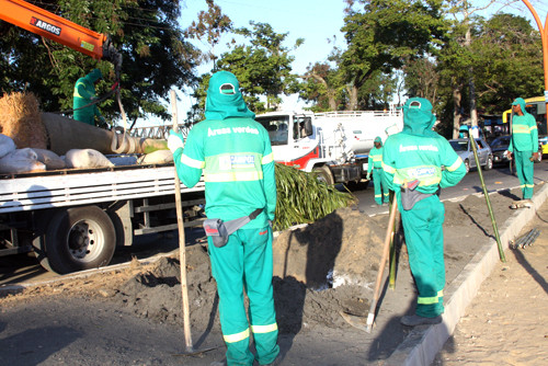 Até sexta-feira (18), a manutenção prossegue no antigo Trevo do Índio e na Estrada do Contorno (Foto: Gerson Gomes)