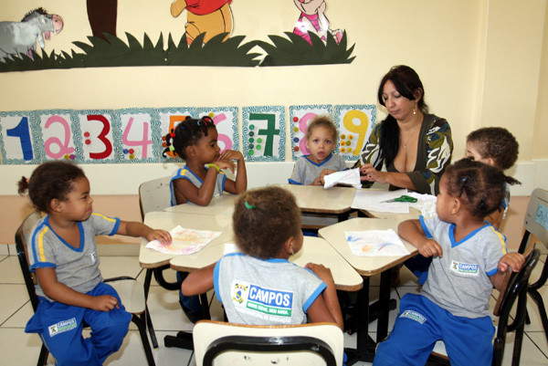 A realização da pré matrícula garante uma vaga aos alunos que estão fora da escola (Foto: Roberto Joia)