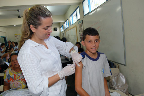 A Secretaria de Saúde deve concluir ainda este ano, a pesquisa desenvolvida em parceria com a Fiocruz, sobre o impacto, em Campos, da vacinação contra Hepatite A, doença contagiosa, causada pelo vírus A (VHA) (Foto: Jocelino Rocha)