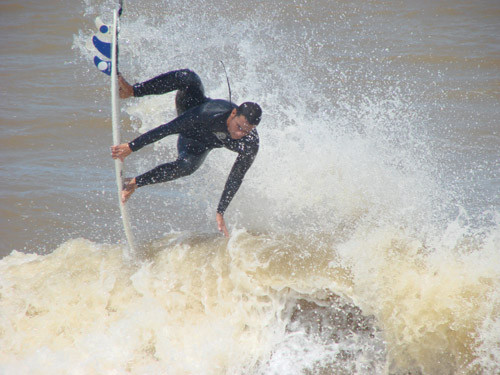 O campeonato teve realização da União de Surf Norte Fluminense e apoio da Prefeitura de Campos, através da Fundação Municipal de Esportes (Foto: Divulgação)