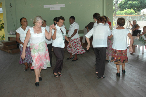 Os bailes são para os que têm mais de 60 anos (Foto: Check)