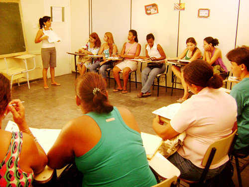 Ao todo, 85 alunos tiveram aula dos seis polos do Centro de Línguas (Foto: Divulgação)