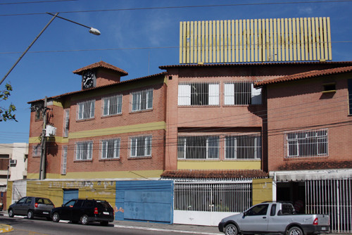 Os interessados devem comparecer ao Balcão de Emprego, na Avenida 28 de Março, 533, esquina com Beira-Valão (Foto: Check)