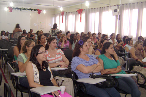 Cerca de 150 pessoas, entre professores, gestores, coordenadores, orientadores pedagógicos, pais e seis alunos da Escola Municipal José de Giró Faísca, de Travessão, participaram do evento (Foto: Divulgação)