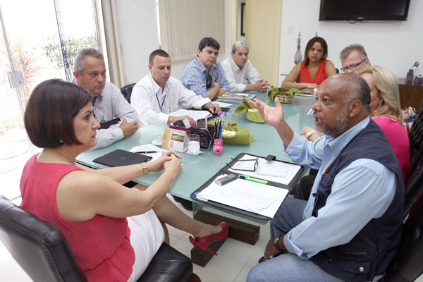 A Prefeita Rosinha Garotinho recebeu nesta quarta-feira (21), em seu gabinete, visita técnica de consultores do Serviço Brasileiro de Apoio às Micro e Pequenas Empresas (Sebrae) (Foto: Rogério Azevedo)