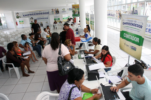 Nesta quarta-feira (10), o Espaço do Empreendedor retorna com o atendimento normal, nos altos da Rodoviária Roberto Silveira, das 9h às 12h (Foto: Rogério Azevedo)