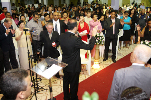 No ano passado foram realizados 12 casamentos da melhor idade (Foto: Rogério Azevedo)