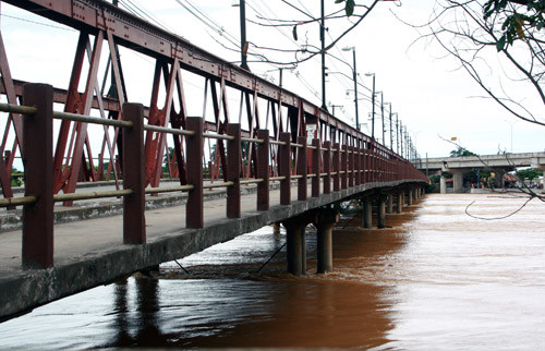 O nível do Rio Paraíba do Sul voltou a baixar nas primeiras horas desta manhã (Foto: Divulgação)