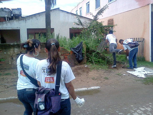 Cerca de 550 pessoas estarão vistoriando as casas, retirando materiais que possam acumular água e, também, informando às pessoas sobre cuidados para se prevenir a dengue (Foto: Divulgação)