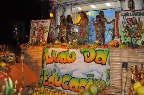 O projeto Arte na Praça contou com o Luau da Educação que teve participação das pequenas havianas (Foto: Divulgação)