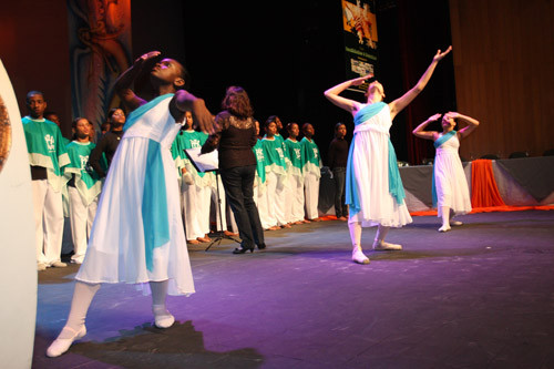 O Projovem desenvolve atividades paralelas como aulas de dança e música (Foto: Rogério Azevedo)