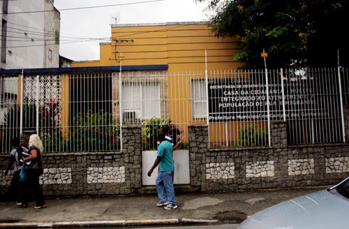 A Casa da Cidadania e o Centro Pop funcionam na Rua Tenente Coronel Cardoso, 565, Centro (Foto: Antônio Leudo)