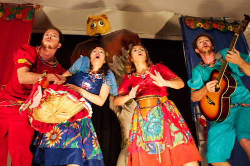 O espetáculo ?A Flor do Cerrado?, com o Grupo Creche na Coxia de Teatro, do Rio de Janeiro, será apresentado às 14h (Foto: Divulgação)