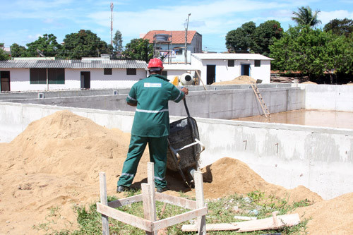 A Vila Olímpica está sendo construída na Avenida Campista, no Parque Guarus (Foto: Gerson Gomes)