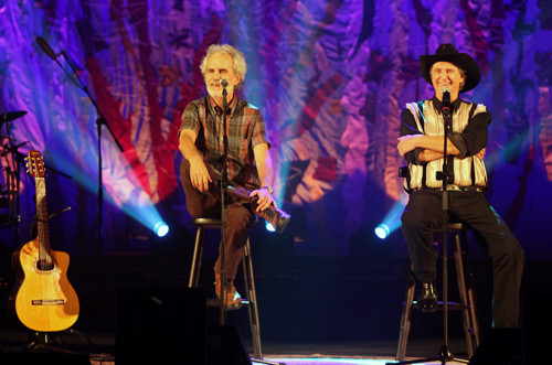 Os cantores Sérgio Reis e Renato Teixeira vão se apresentar nesta sexta-feira (10), no Lagamar, dentro do projeto Aquele Abraço (Foto: Divulgação)